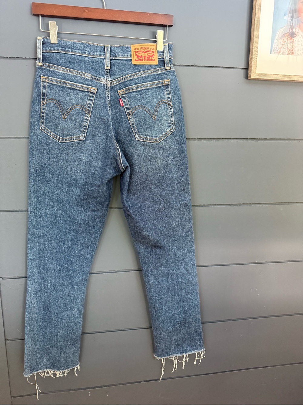Levi’s Raw Hem Wedgie straight button fly dark wash jeans size 28/6 - Picture 2 of 3